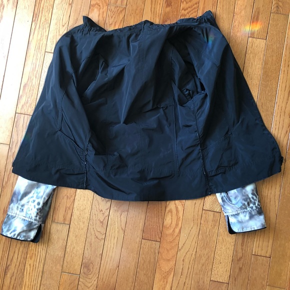 Windbreaker | S - Picture 2 of 8